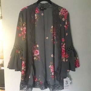 NWT Kohl’s Grey Floral Boho Kimono/Wrap